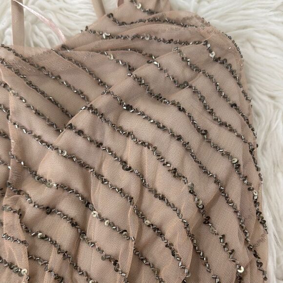 Adrianna Papell Elegant Beige Sequin Dress Size 8 - Picture 10 of 12